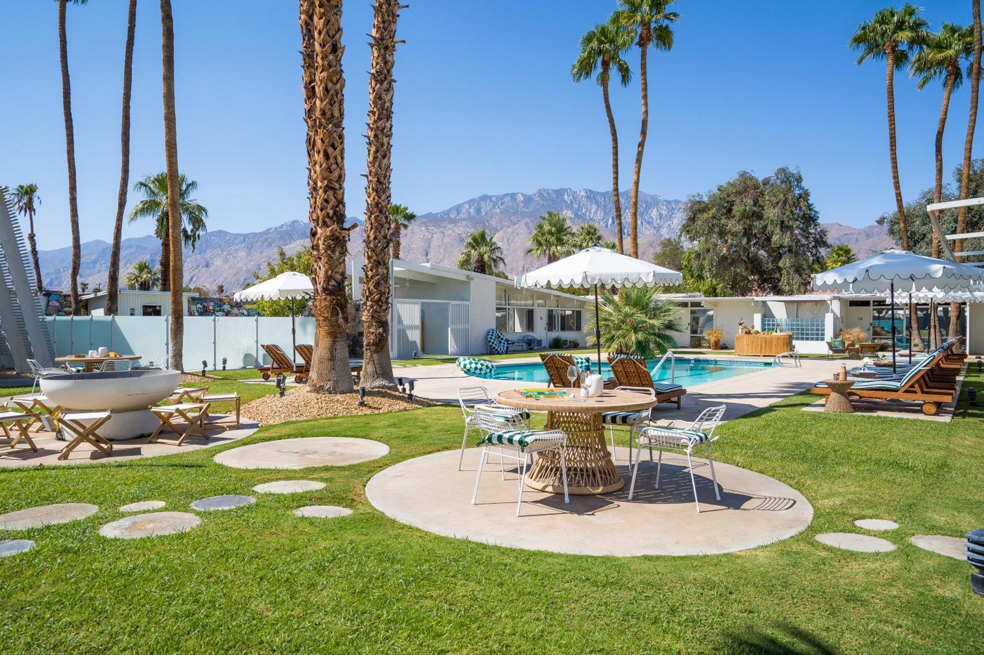 Monkey Tree Hotel By Avantstay Stylish Hotel In Palm Springs W Pool Extérieur photo