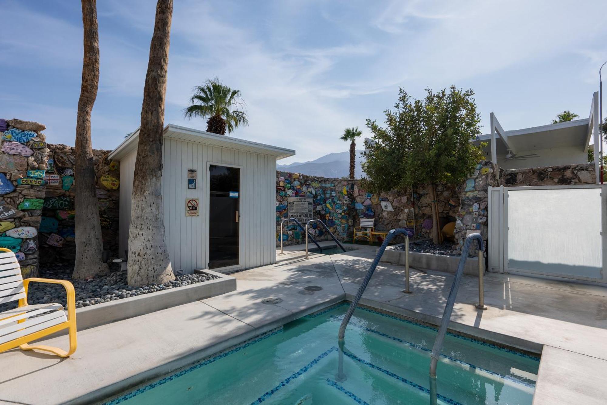 Monkey Tree Hotel By Avantstay Stylish Hotel In Palm Springs W Pool Extérieur photo