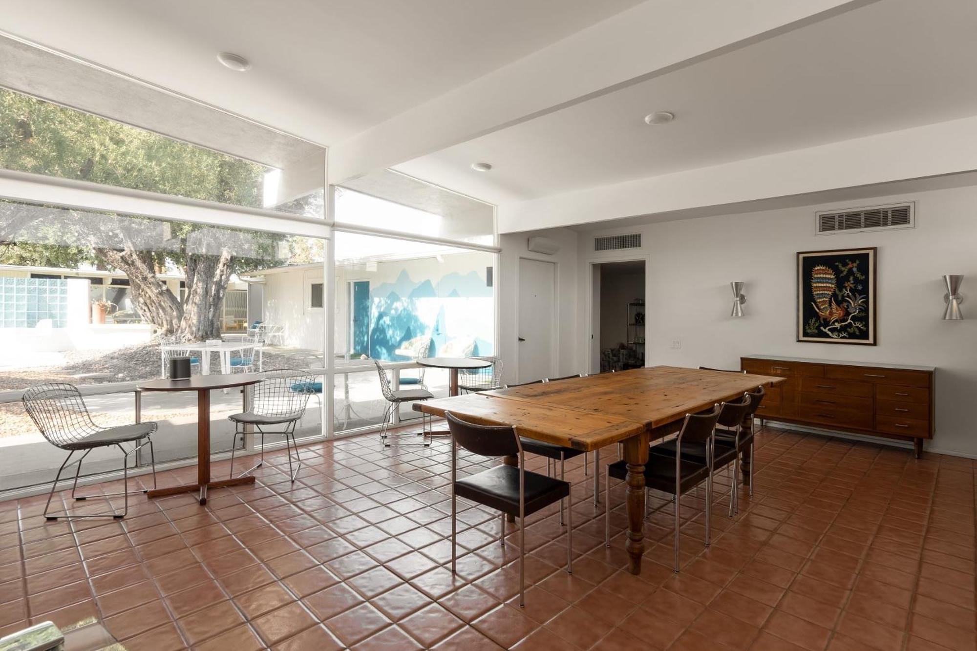 Monkey Tree Hotel By Avantstay Stylish Hotel In Palm Springs W Pool Extérieur photo