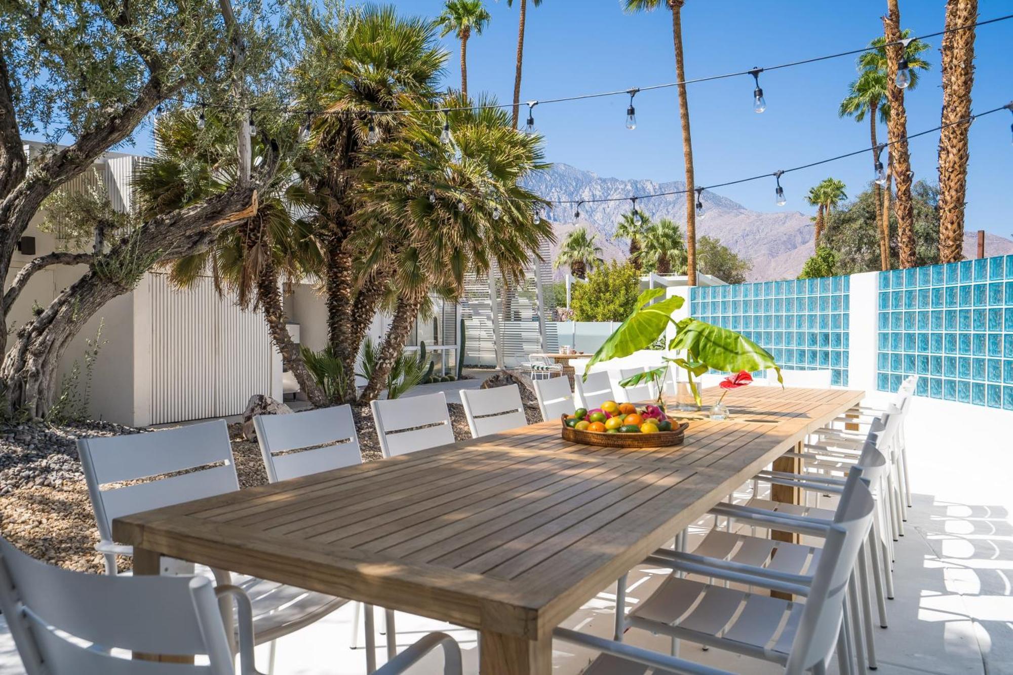Monkey Tree Hotel By Avantstay Stylish Hotel In Palm Springs W Pool Extérieur photo
