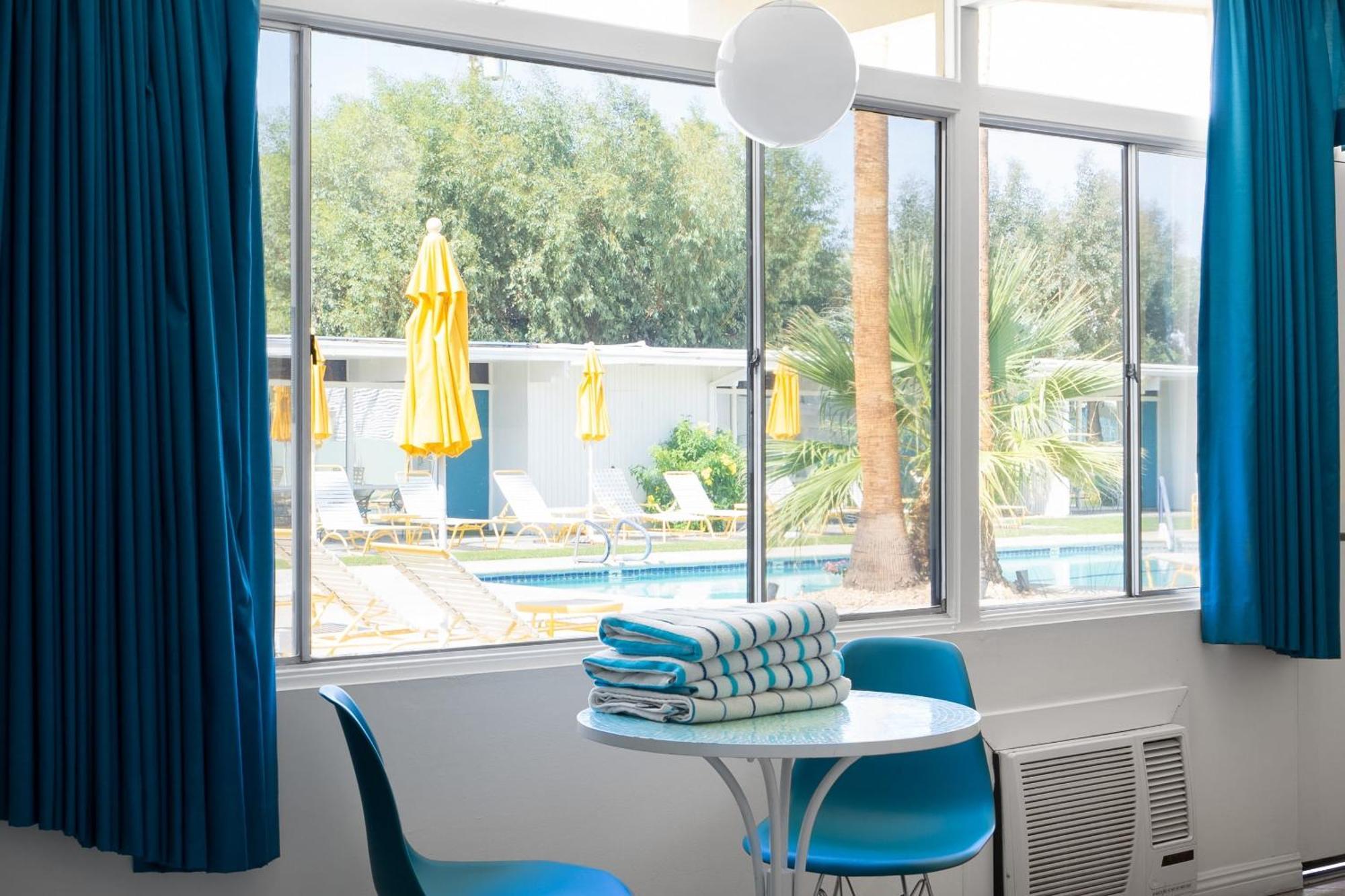 Monkey Tree Hotel By Avantstay Stylish Hotel In Palm Springs W Pool Extérieur photo